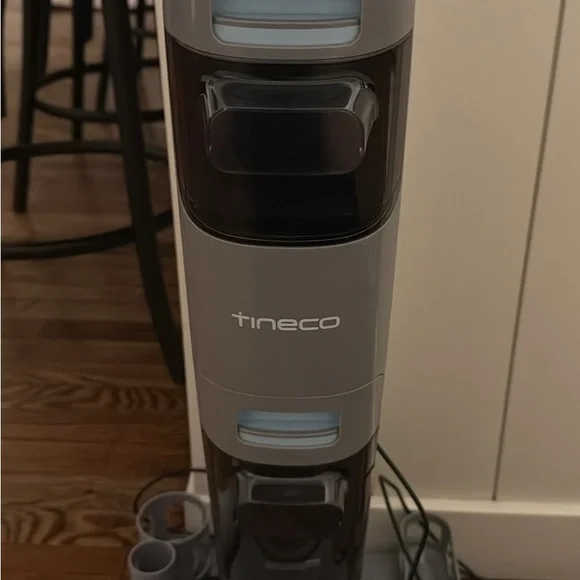 Tineco Floor Washer Vacuum and Mop 5 Series Cordless - Picture 3 of 12